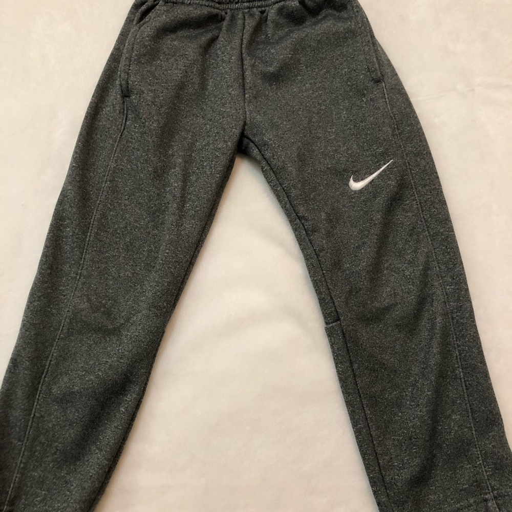 Boys Nike dri fit sweats XS 4t
